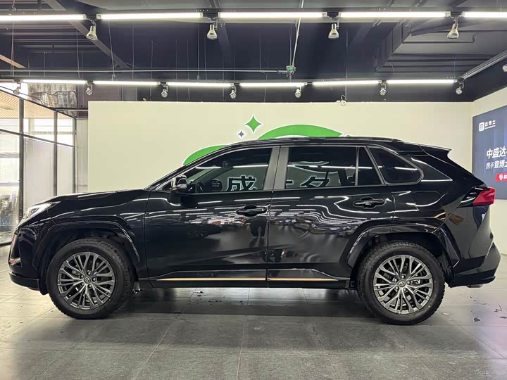 Фото 3 - Toyota Wildlander