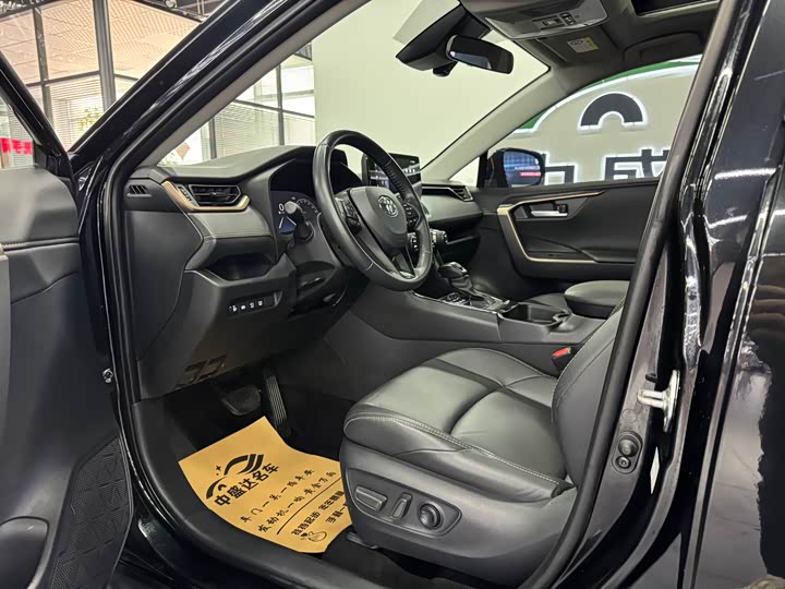 Фото 7 - Toyota Wildlander