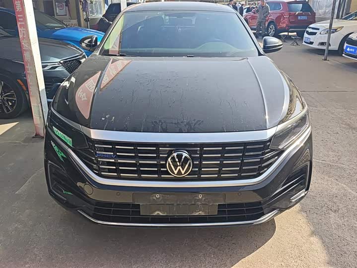 Фото 2 - Volkswagen Passat Hybrid