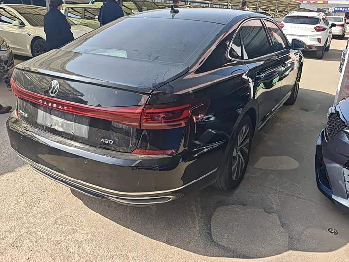 Фото 3 - Volkswagen Passat Hybrid