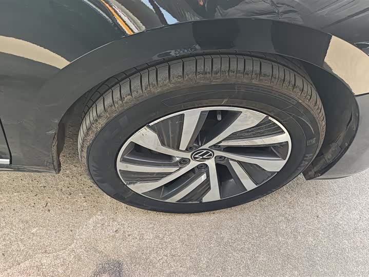 Фото 6 - Volkswagen Passat Hybrid