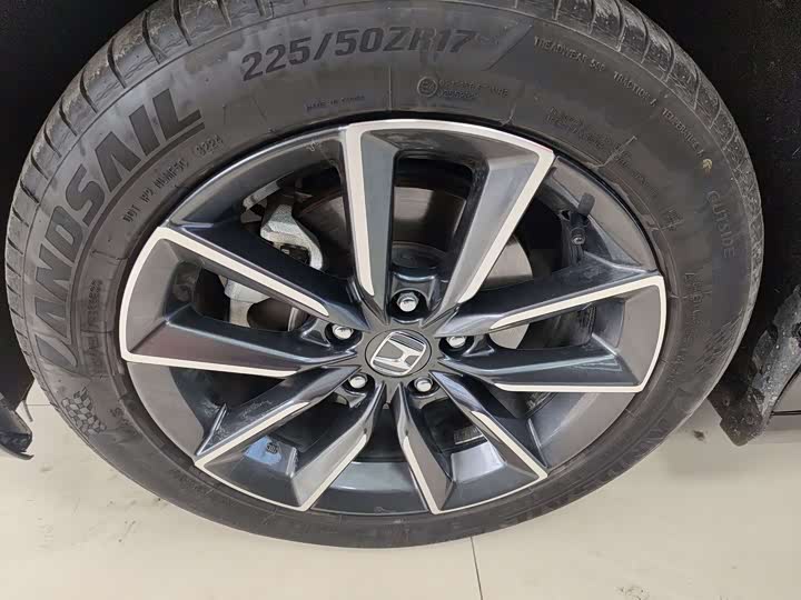 Фото 5 - Honda Inspire