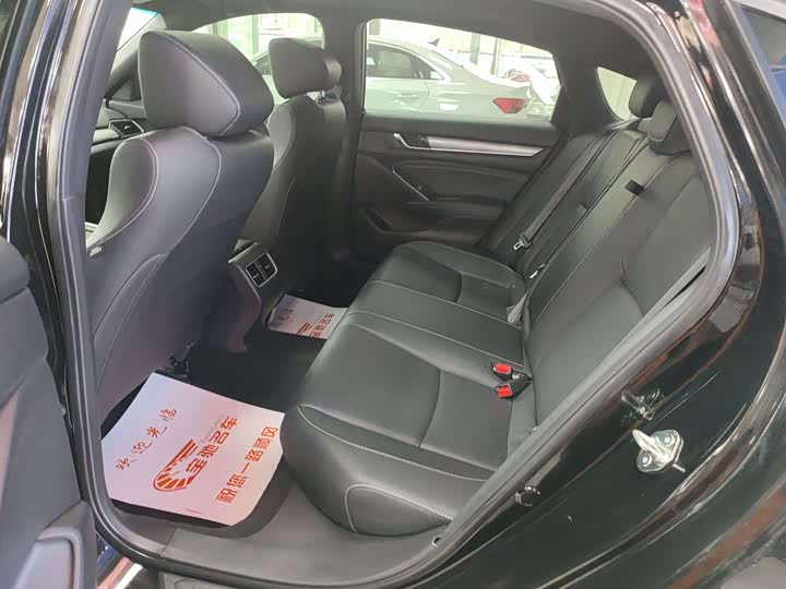 Фото 8 - Honda Inspire