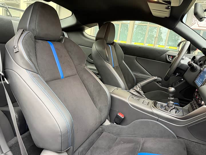 Фото 6 - Subaru BRZ