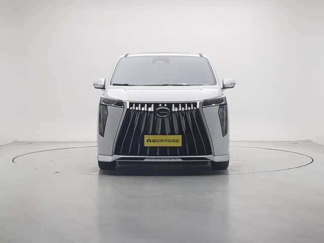 Фото 2 - GAC Trumpchi M8