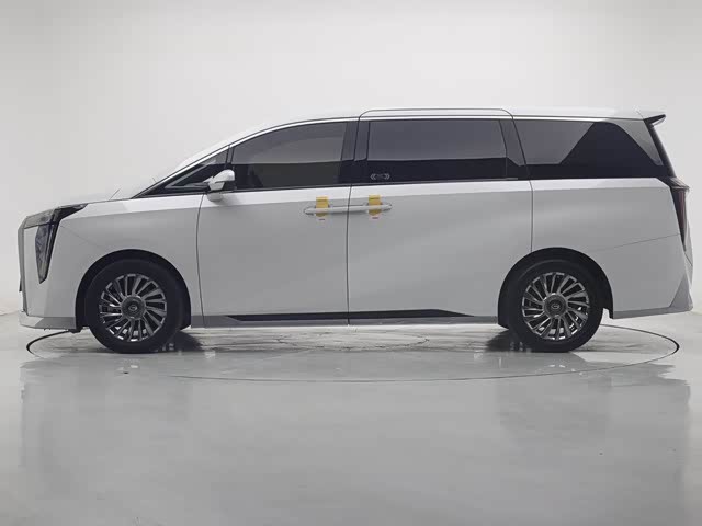 Фото 4 - GAC Trumpchi M8