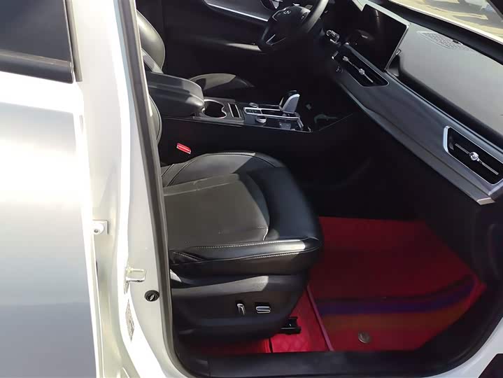 Фото 8 - Chery Tiggo 8