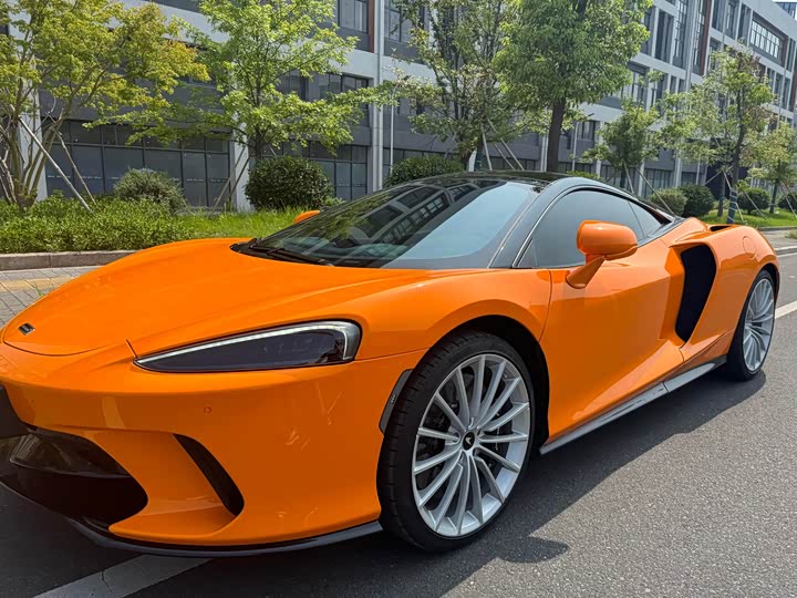 Фото 1 - McLaren GT