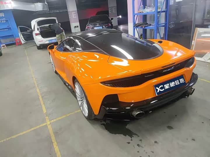 Фото 3 - McLaren GT