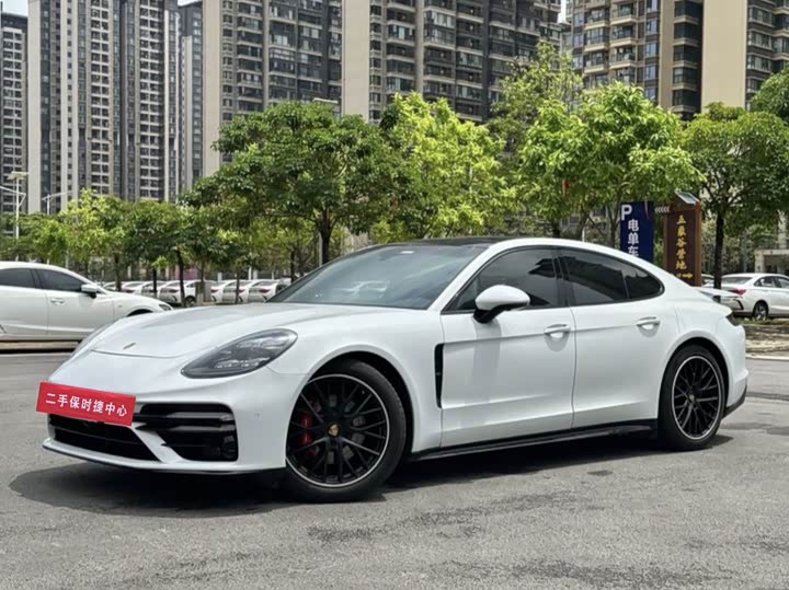 Фото 1 - Porsche Panamera