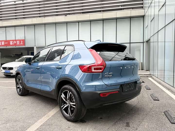 Photo 5 - Volvo XC40