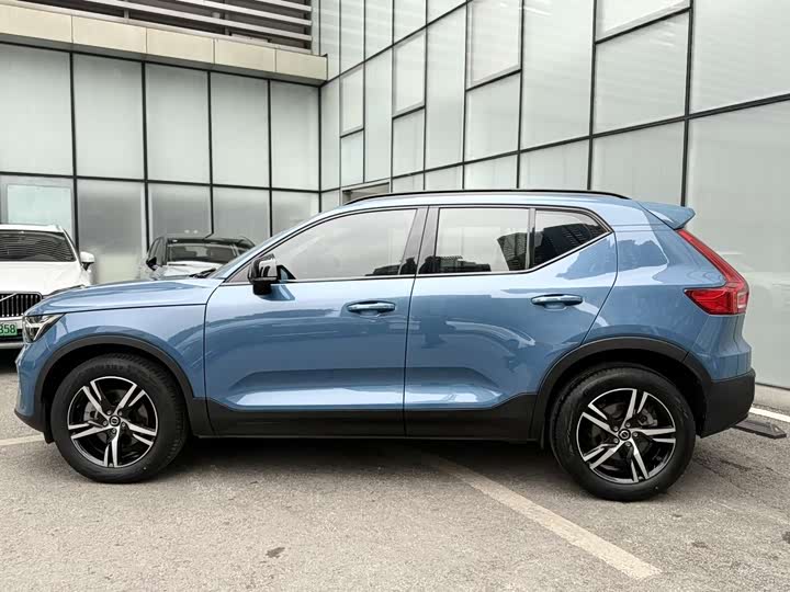 Photo 7 - Volvo XC40