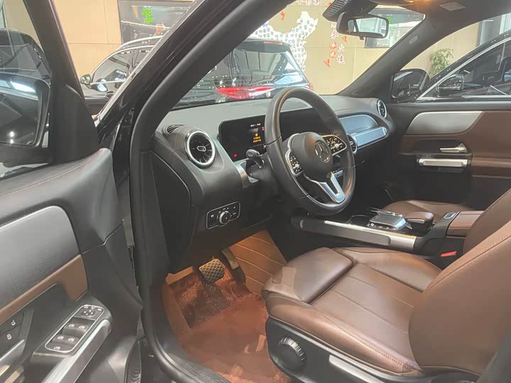 Фото 4 - Mercedes-Benz GLB-Class