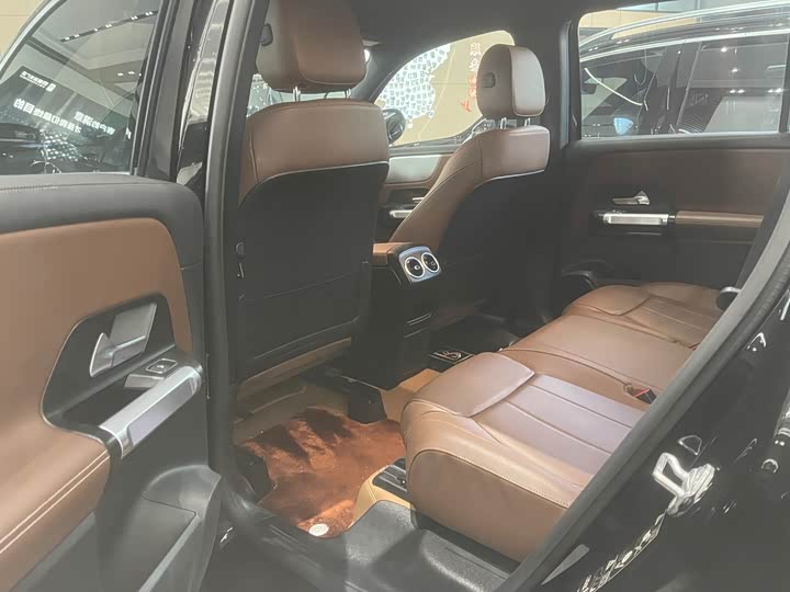 Фото 6 - Mercedes-Benz GLB-Class