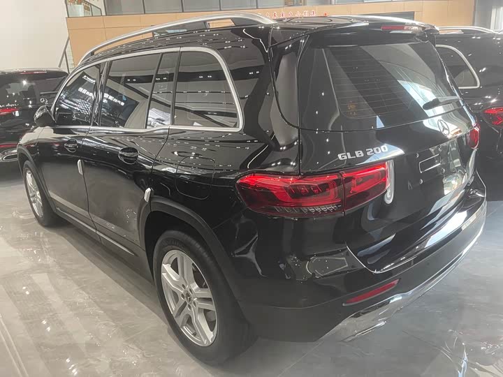 Фото 9 - Mercedes-Benz GLB-Class