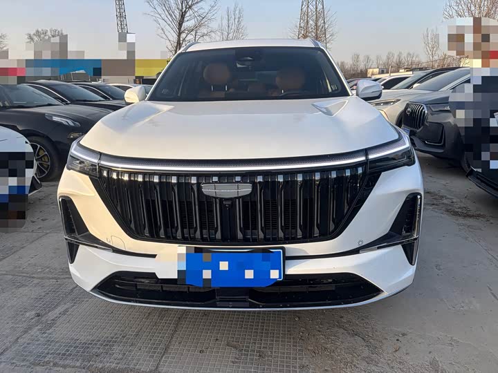 Фото 2 - Geely Atlas L