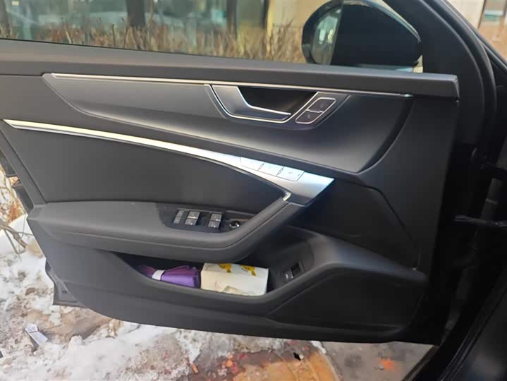 Фото 7 - Audi A6