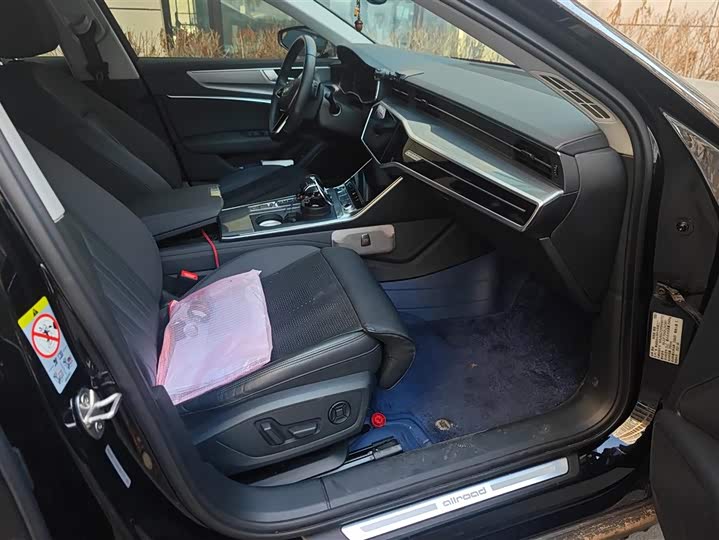 Фото 8 - Audi A6