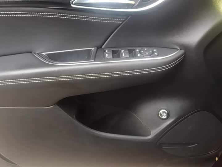 Photo 7 - Buick Envision Plus