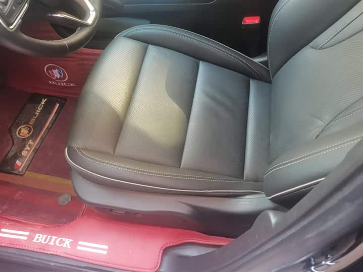 Photo 9 - Buick Envision Plus