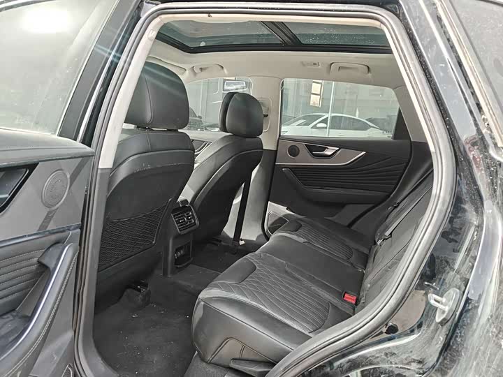 Фото 6 - Hongqi HS5