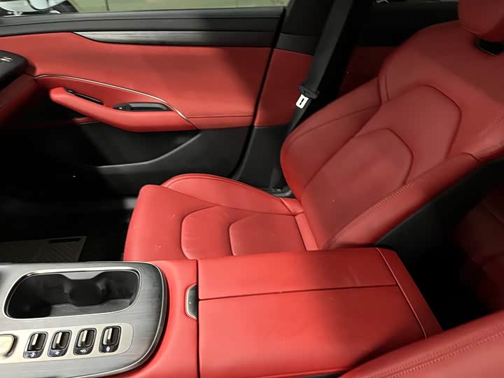 Фото 4 - Xiaomi SU7