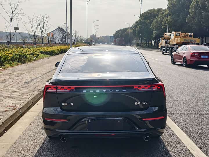 Фото 6 - Bestune B70