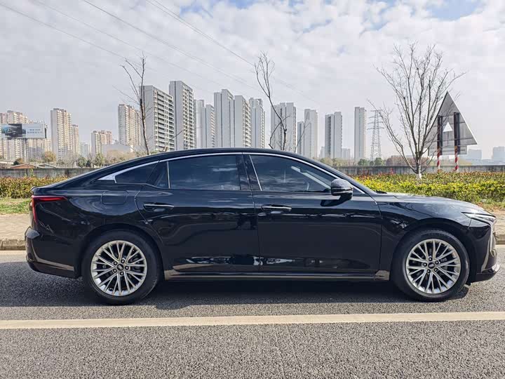 Фото 8 - Bestune B70