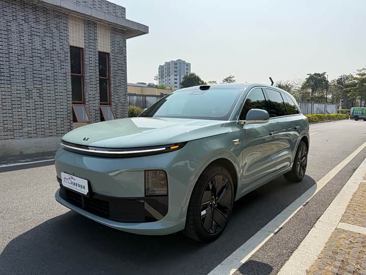 Фото 1 - LiXiang L6