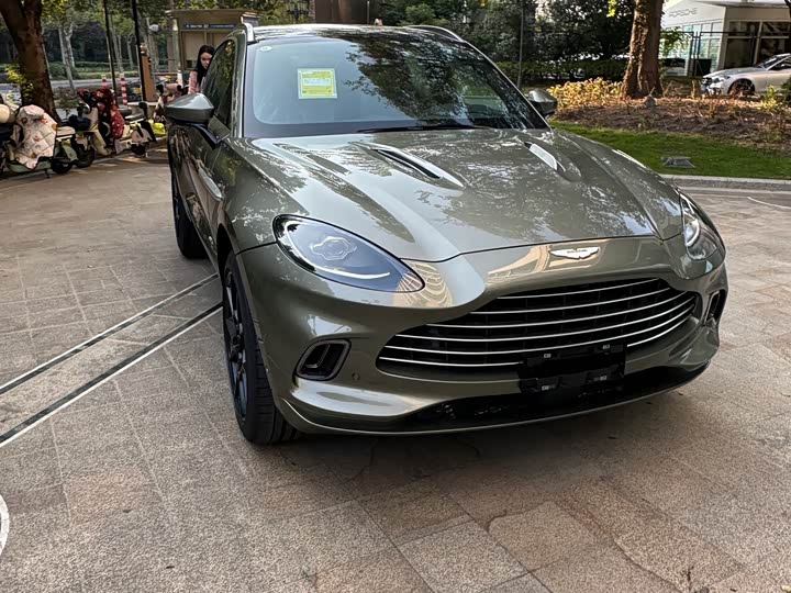 Фото 3 - Aston Martin DBX