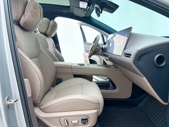 Фото 8 - LiXiang i6