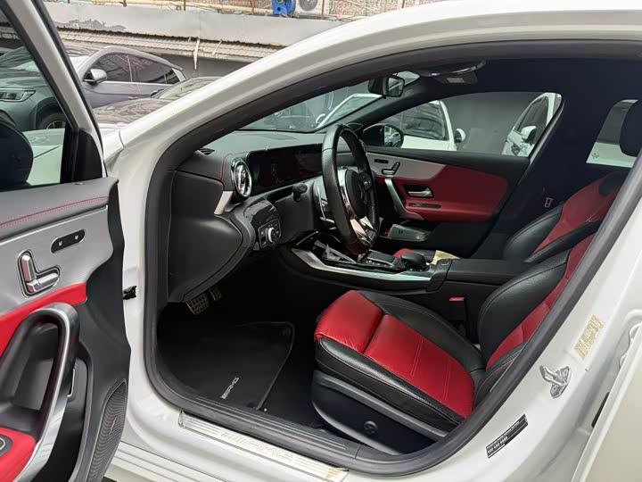 Фото 2 - Mercedes-Benz A-Class AMG