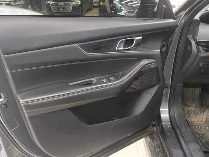 Фото 7 - Changan UNI-K Hybrid