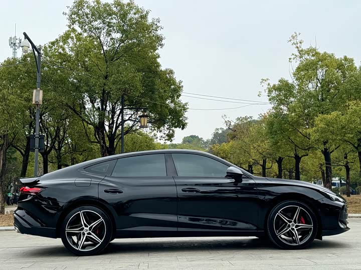 Фото 6 - MG Motor 7