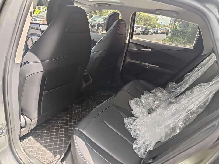 Фото 7 - Changan Eado Plus