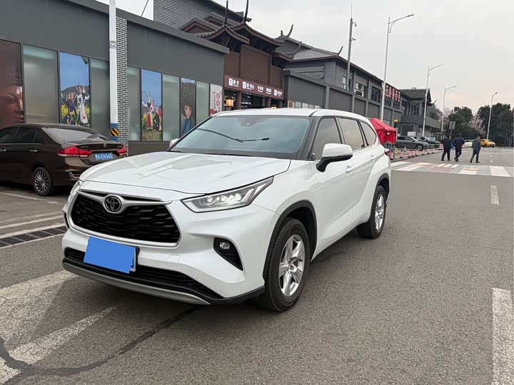 Фото 1 - Toyota Highlander