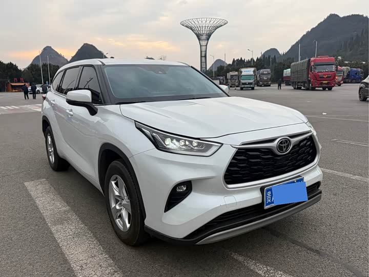 Фото 3 - Toyota Highlander