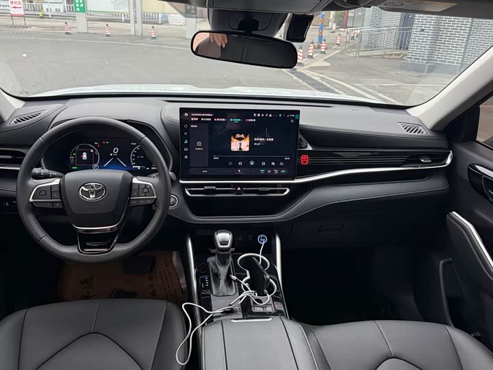 Фото 8 - Toyota Highlander