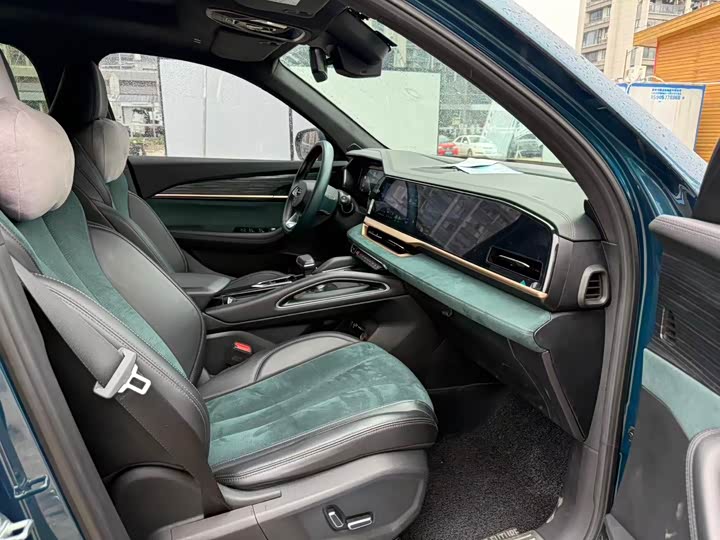 Фото 8 - Geely Monjaro