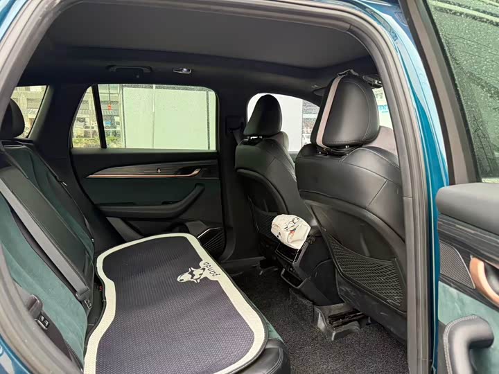 Фото 9 - Geely Monjaro