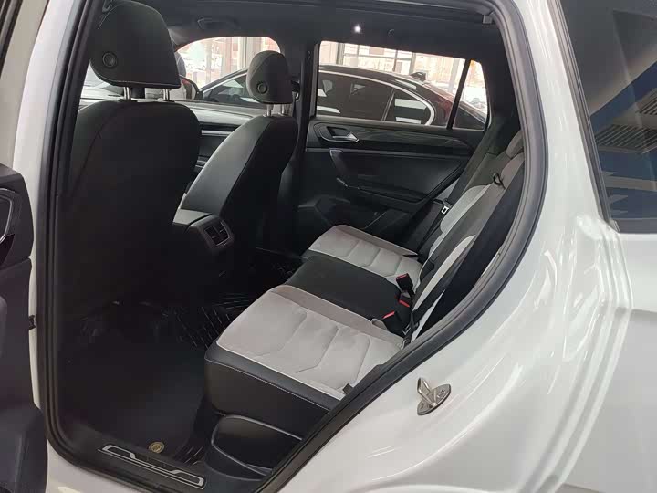 Фото 8 - Volkswagen Tayron