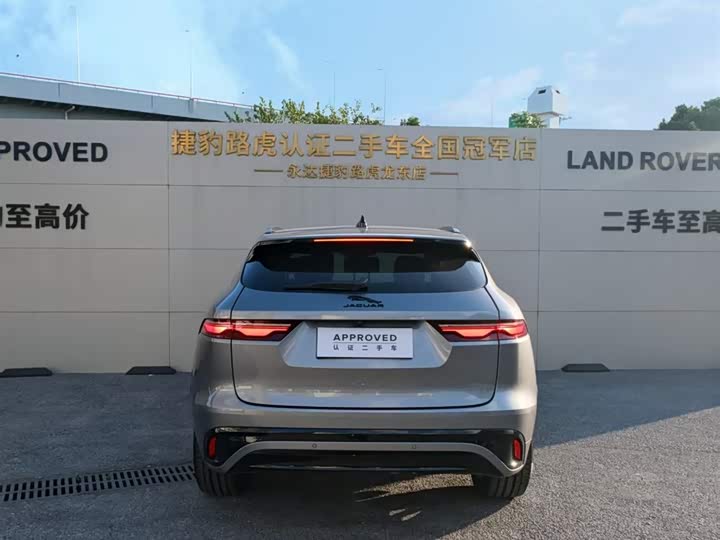 Фото 5 - Jaguar F-Pace