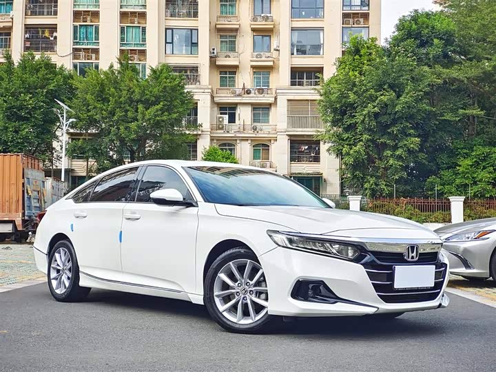 Фото 3 - Honda Accord