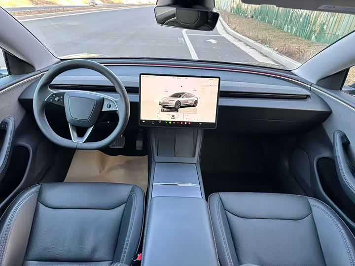 Фото 5 - Tesla Model 3