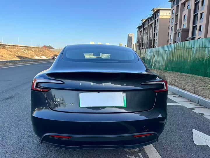 Фото 8 - Tesla Model 3