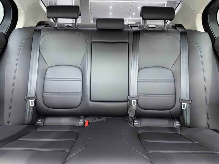 Фото 6 - Jaguar XE L