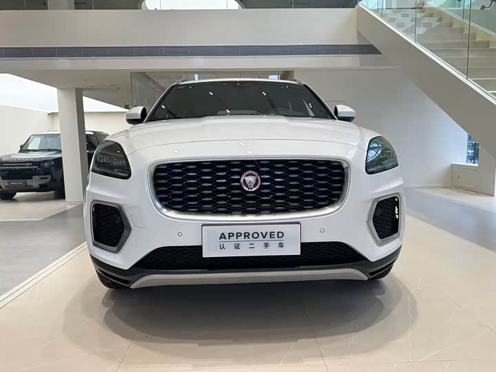 Фото 4 - Jaguar E-Pace