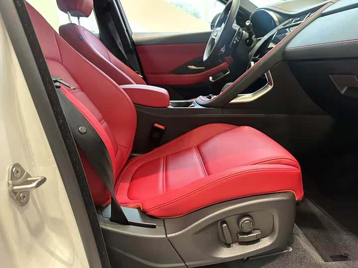 Фото 8 - Jaguar E-Pace