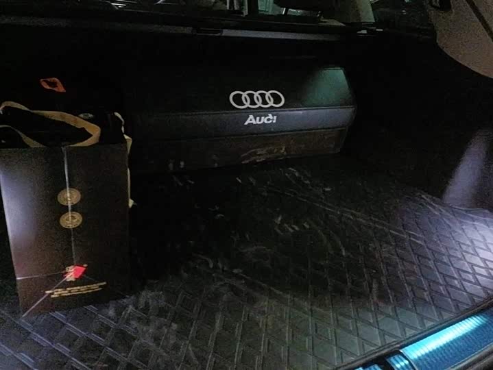 Фото 4 - Audi Q7