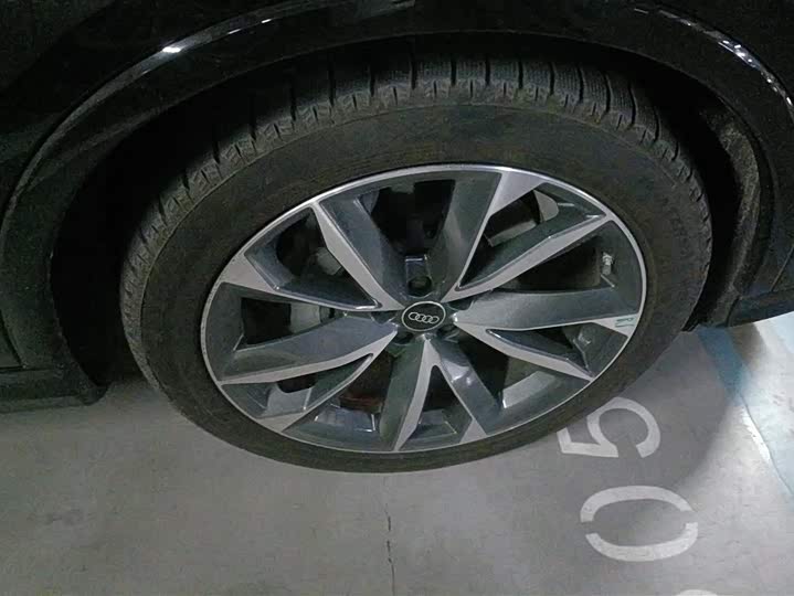 Фото 6 - Audi Q7